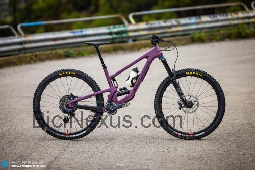 Santa Cruz Megatower ficha técnica y opiniones